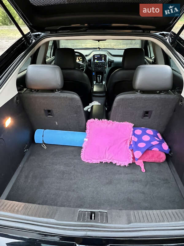 Хэтчбек Chevrolet Volt 2013 в Киеве