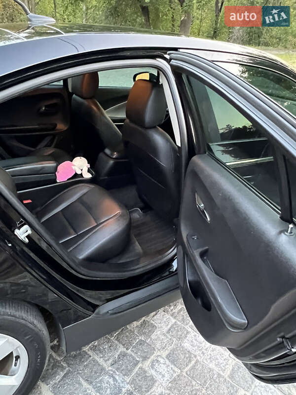 Хэтчбек Chevrolet Volt 2013 в Киеве