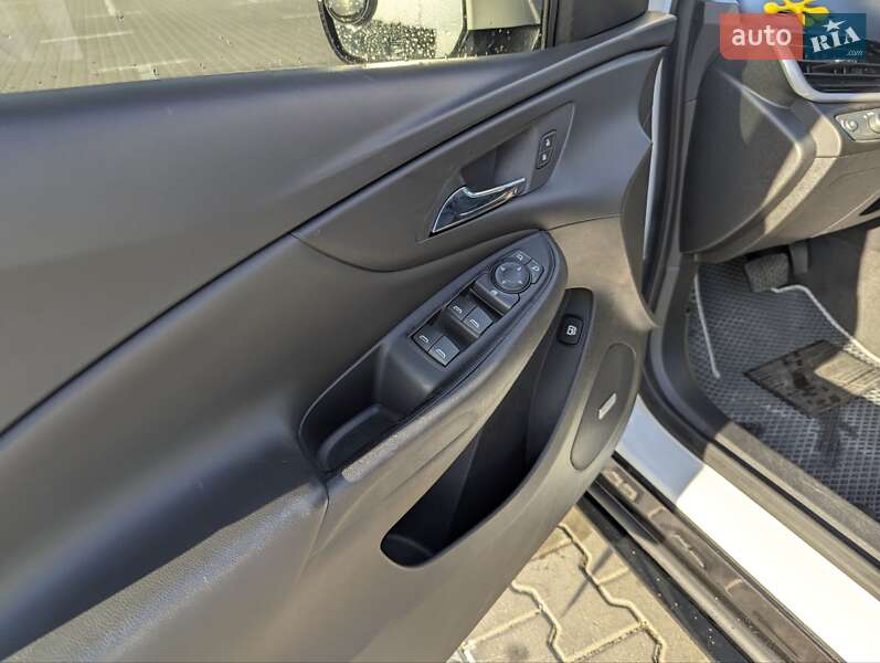 Хэтчбек Chevrolet Volt 2019 в Киеве
