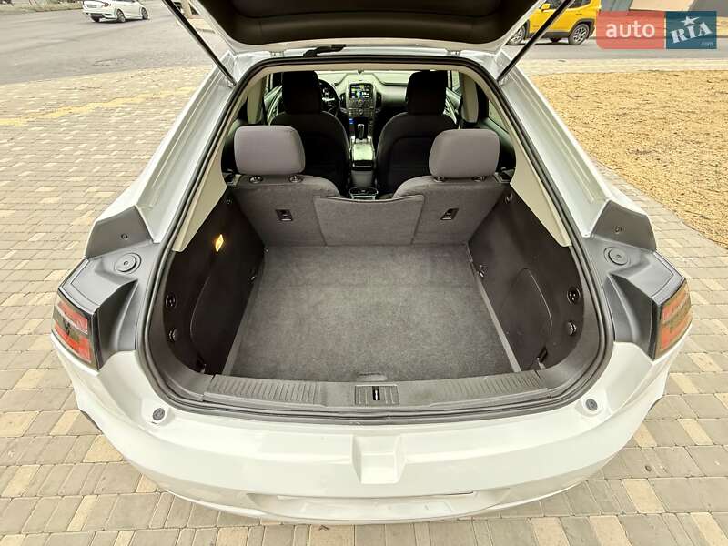 Хэтчбек Chevrolet Volt 2015 в Одессе