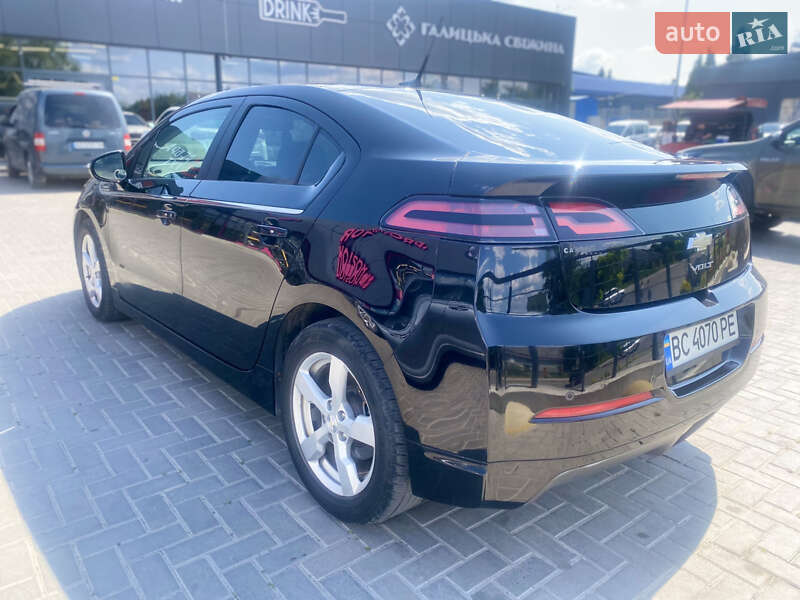 Хэтчбек Chevrolet Volt 2011 в Золочеве