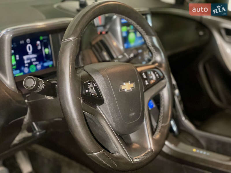 Хэтчбек Chevrolet Volt 2011 в Золочеве