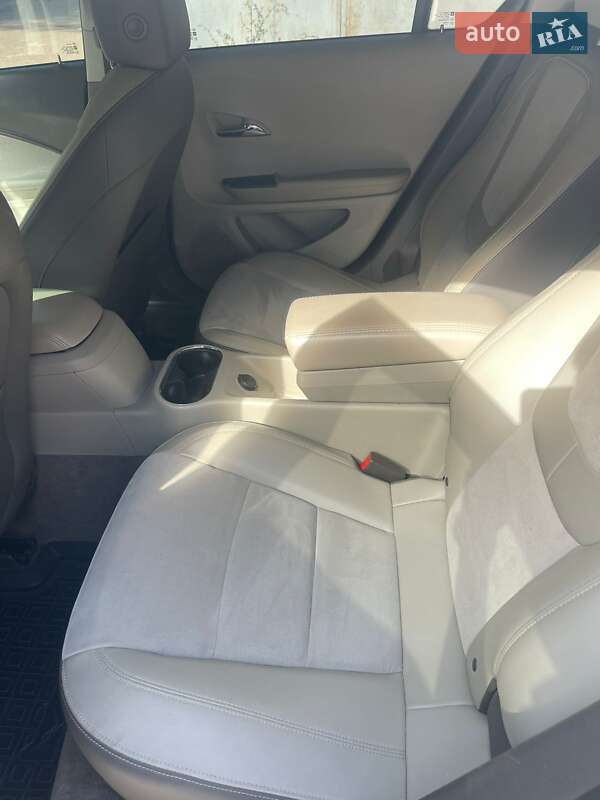 Хэтчбек Chevrolet Volt 2012 в Киеве