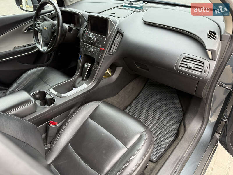 Хэтчбек Chevrolet Volt 2012 в Сумах