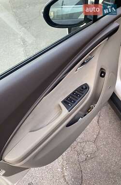 Хэтчбек Chevrolet Volt 2013 в 
