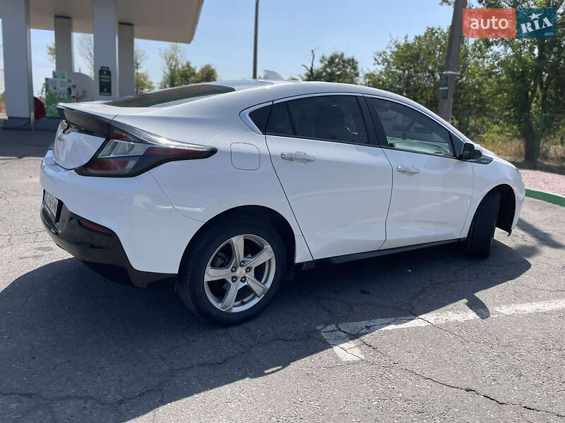 Хэтчбек Chevrolet Volt 2015 в Каменском