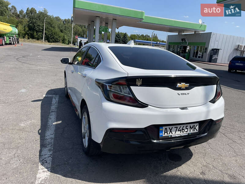 Хэтчбек Chevrolet Volt 2015 в Каменском