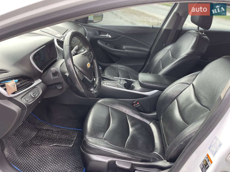 Хэтчбек Chevrolet Volt 2015 в Каменском
