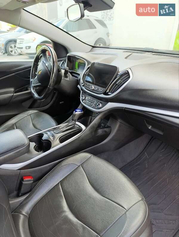 Хэтчбек Chevrolet Volt 2018 в Киеве