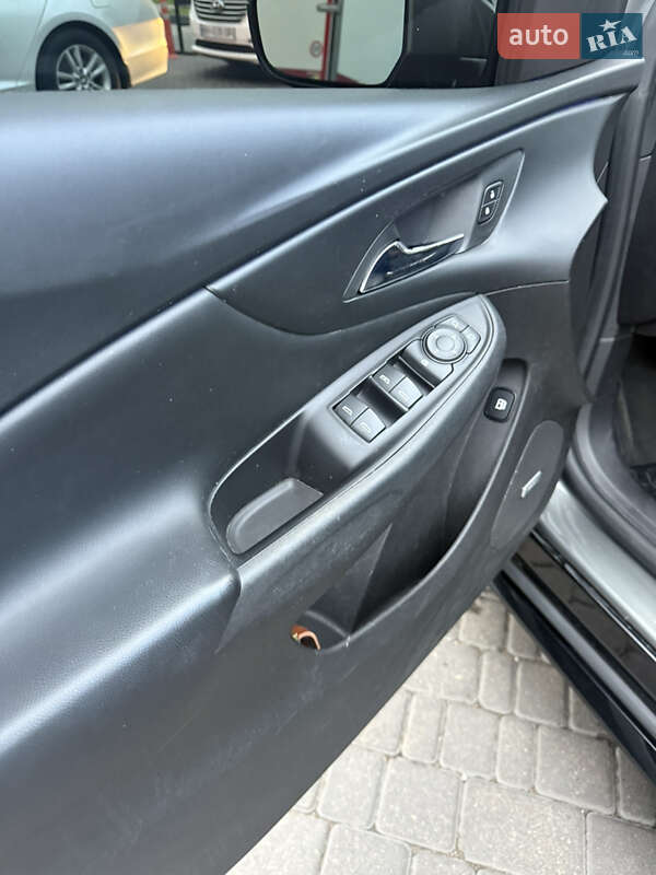 Хэтчбек Chevrolet Volt 2017 в Одессе фото 19 Хэтчбек Chevrolet Volt 2017 в Одессе