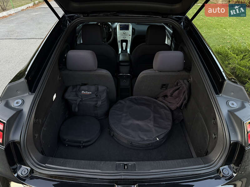 Хэтчбек Chevrolet Volt 2013 в Днепре