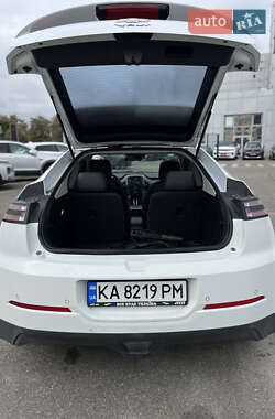Хэтчбек Chevrolet Volt 2012 в 