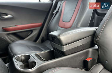 Хэтчбек Chevrolet Volt 2012 в 