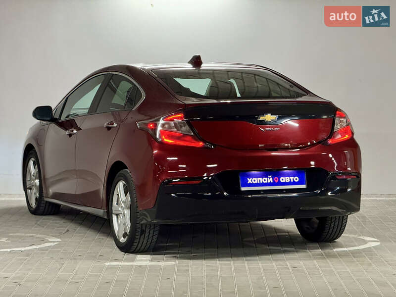Хэтчбек Chevrolet Volt 2016 в Киеве