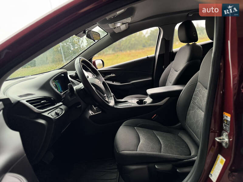 Хэтчбек Chevrolet Volt 2016 в Киеве