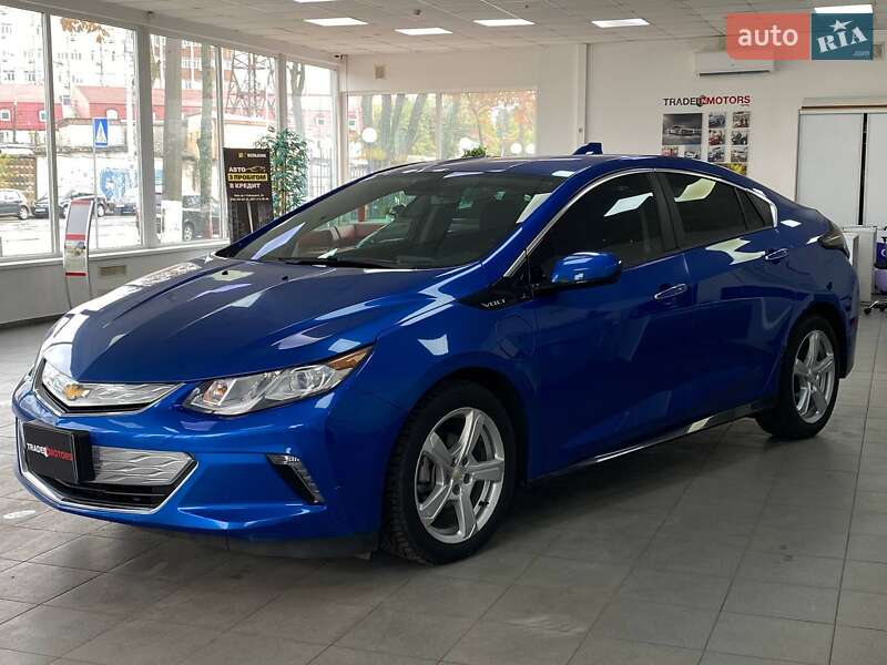 Хэтчбек Chevrolet Volt 2017 в Киеве