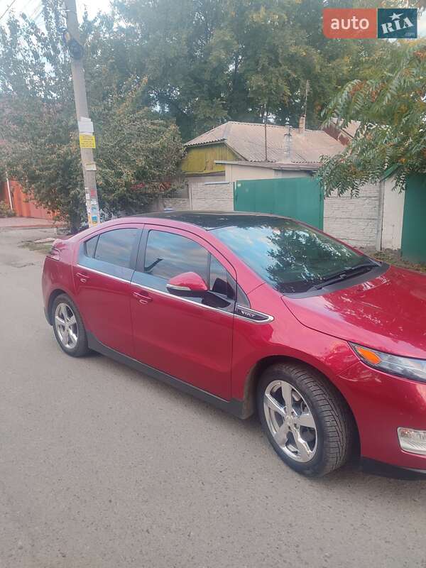 Хэтчбек Chevrolet Volt 2012 в 