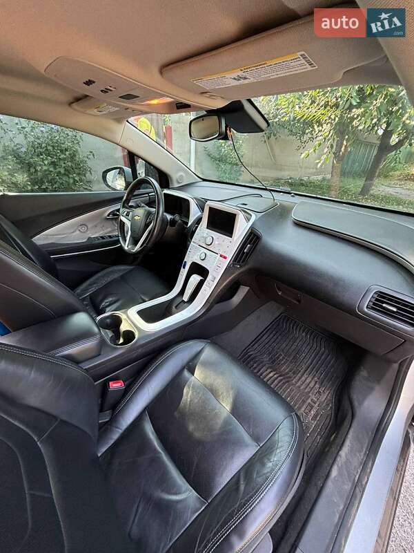 Хэтчбек Chevrolet Volt 2010 в Конотопе