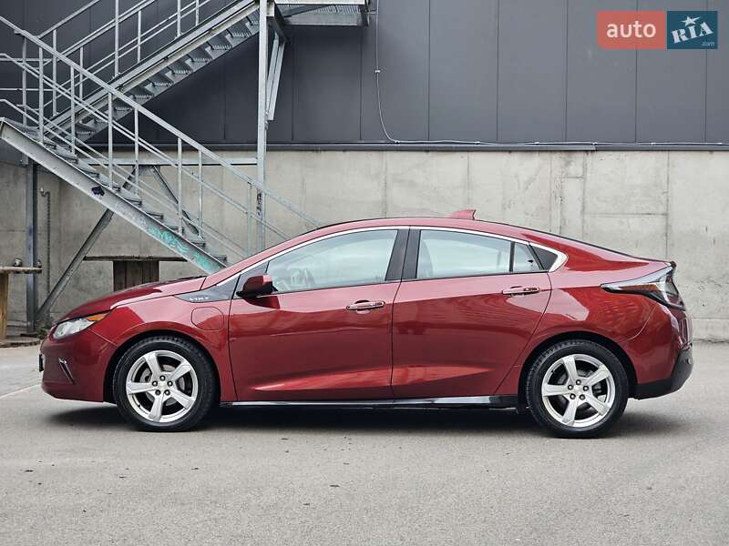 Хэтчбек Chevrolet Volt 2016 в Киеве