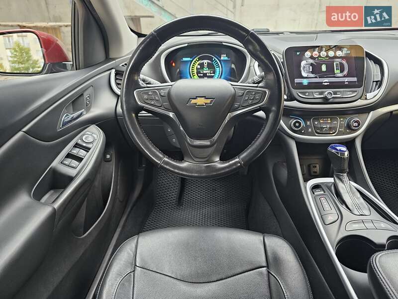 Хэтчбек Chevrolet Volt 2016 в Киеве