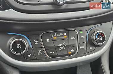 Хэтчбек Chevrolet Volt 2016 в 