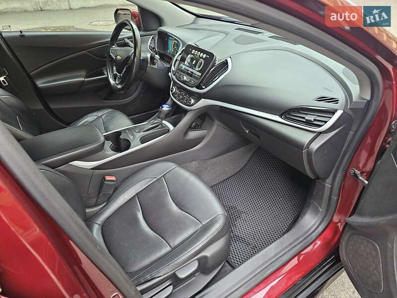 Хэтчбек Chevrolet Volt 2016 в Киеве