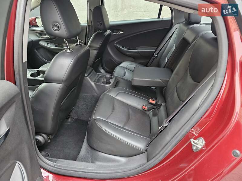 Хэтчбек Chevrolet Volt 2016 в Киеве