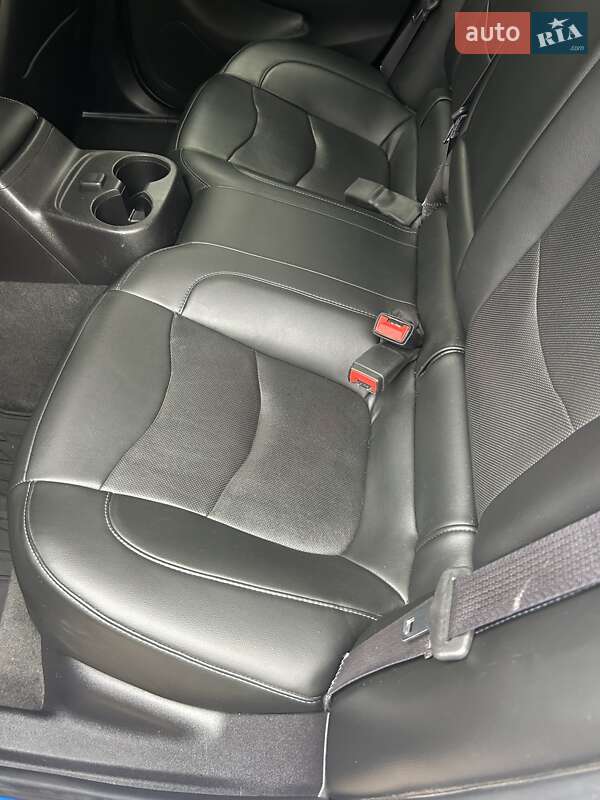 Хэтчбек Chevrolet Volt 2017 в Киеве