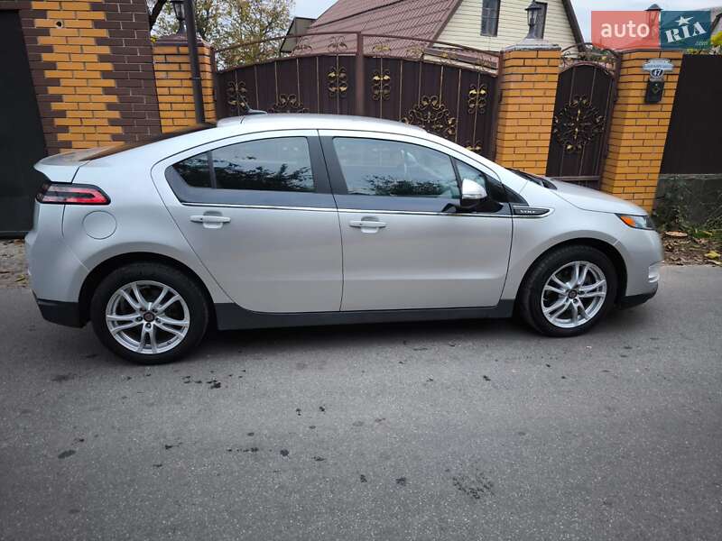 Хэтчбек Chevrolet Volt 2013 в Киеве