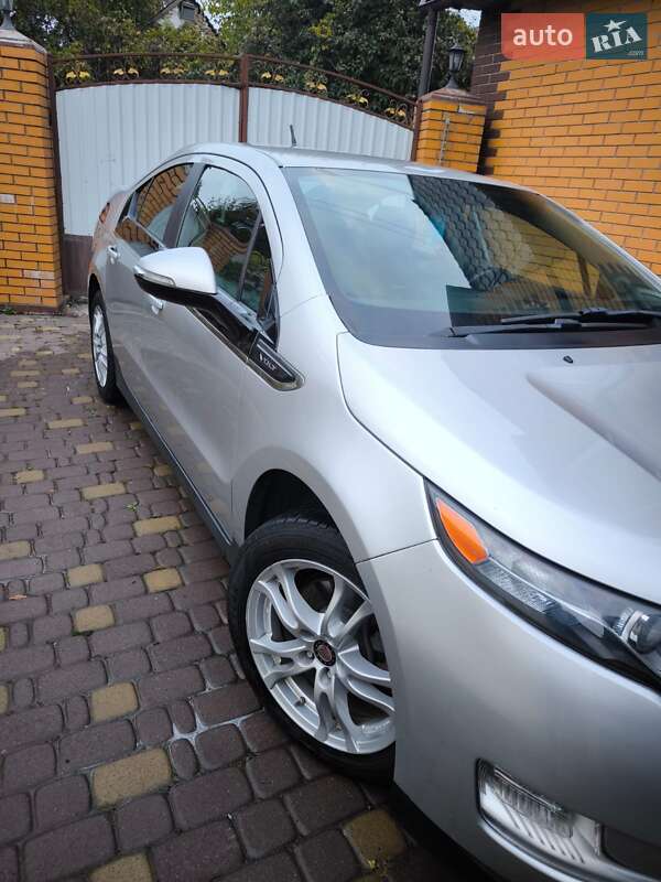 Хэтчбек Chevrolet Volt 2013 в Киеве