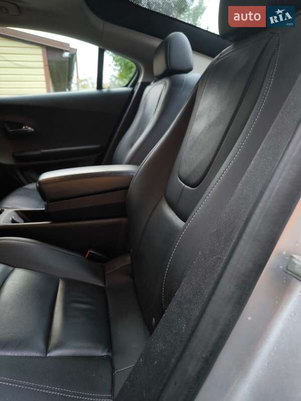Хэтчбек Chevrolet Volt 2013 в Киеве