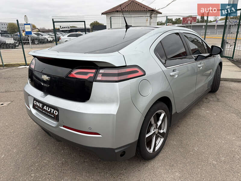 Хэтчбек Chevrolet Volt 2011 в Киеве