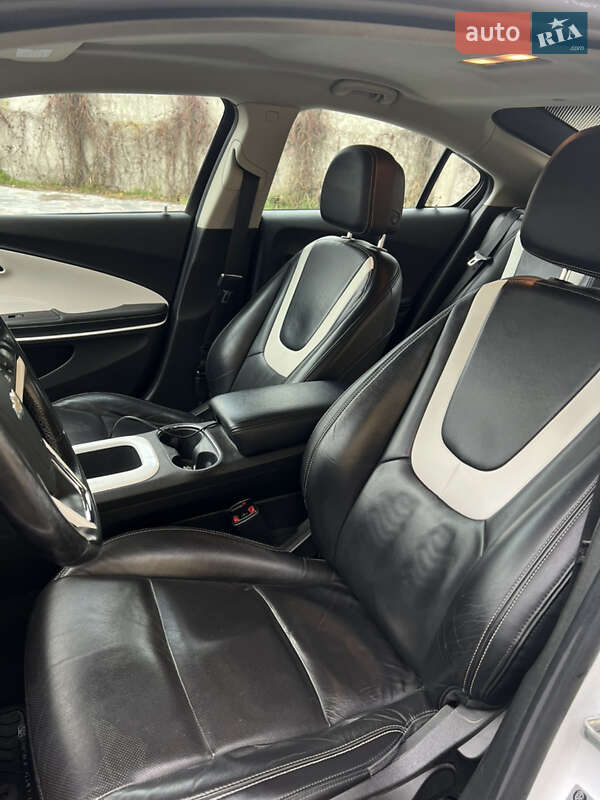 Хэтчбек Chevrolet Volt 2013 в Житомире