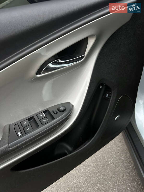 Хэтчбек Chevrolet Volt 2011 в Буче