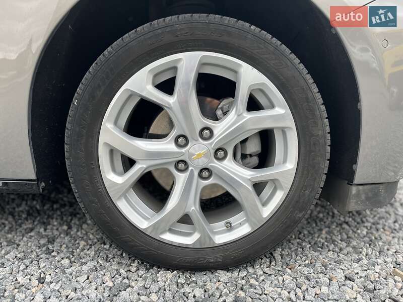 Хэтчбек Chevrolet Volt 2017 в Днепре