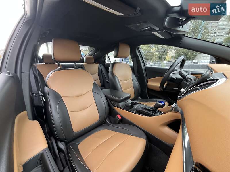 Хэтчбек Chevrolet Volt 2017 в Днепре