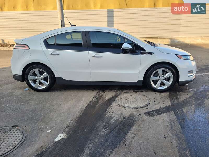 Хэтчбек Chevrolet Volt 2014 в Умани фото Хэтчбек Chevrolet Volt 2014 в Умани
