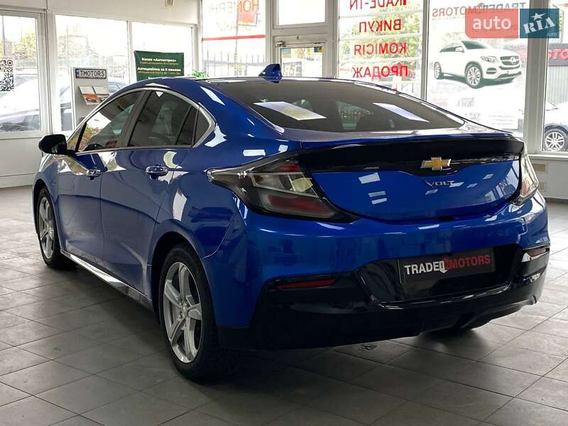 Хэтчбек Chevrolet Volt 2017 в Киеве