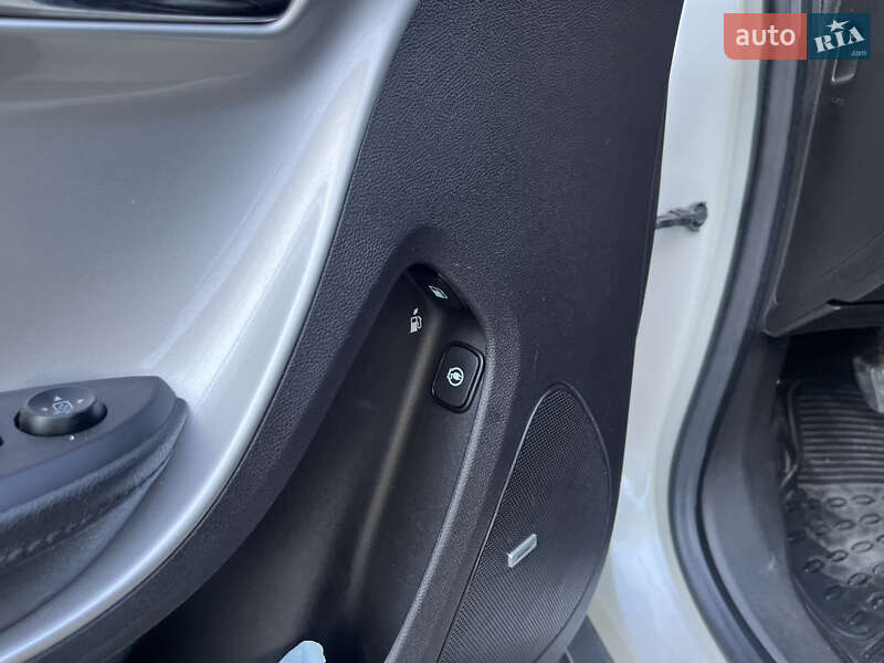 Хетчбек Chevrolet Volt 2011 в Івано-Франківську