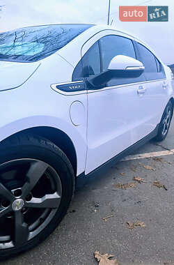 Хэтчбек Chevrolet Volt 2014 в Киеве