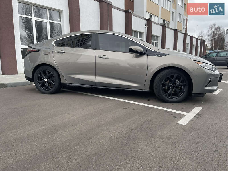 Хетчбек Chevrolet Volt 2017 в Києві