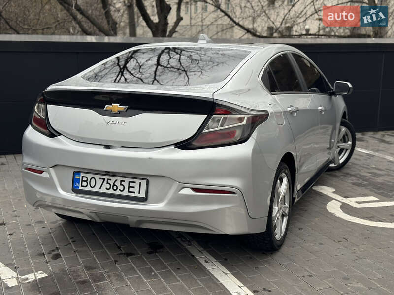Хетчбек Chevrolet Volt 2016 в Києві