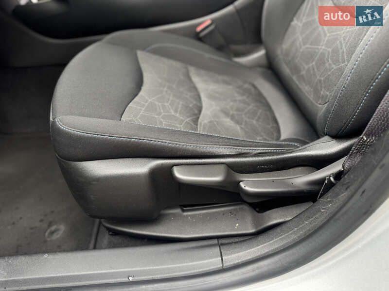 Хетчбек Chevrolet Volt 2016 в Києві