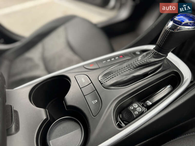 Хетчбек Chevrolet Volt 2016 в Києві