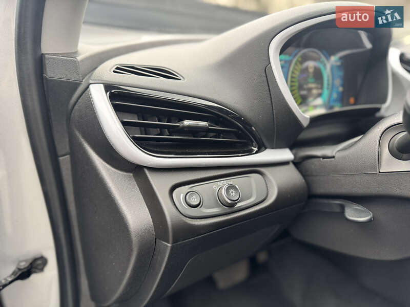 Хетчбек Chevrolet Volt 2016 в Києві