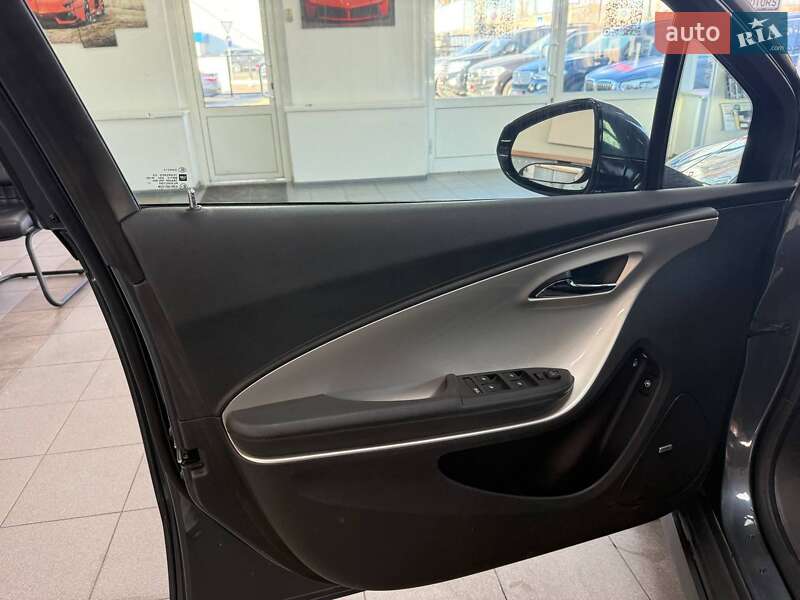 Хэтчбек Chevrolet Volt 2012 в Киеве