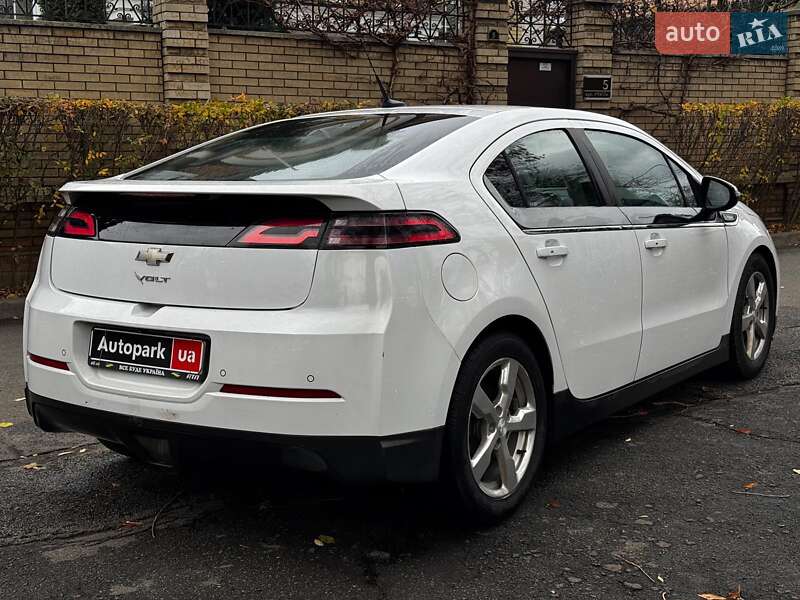 Хэтчбек Chevrolet Volt 2012 в Киеве