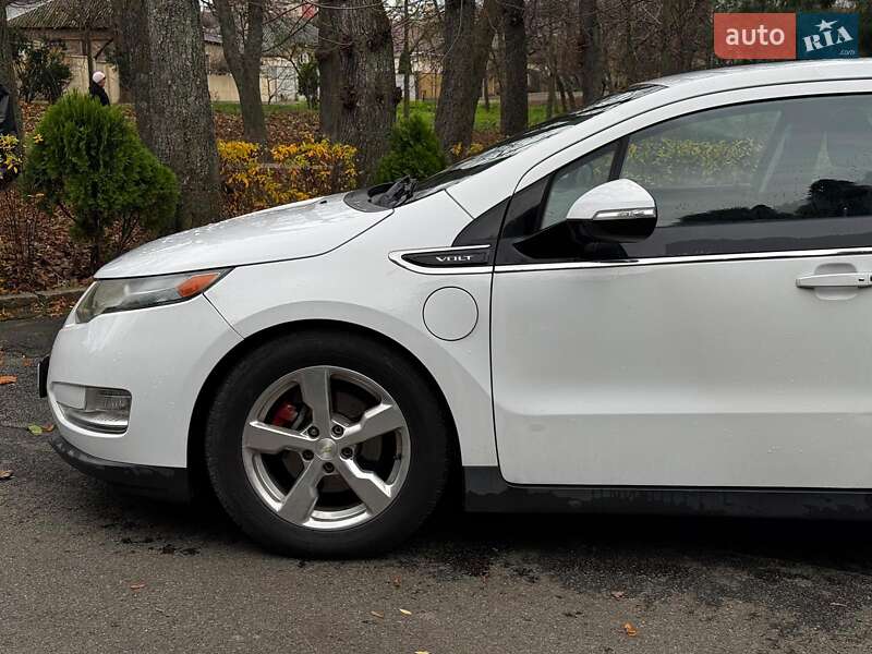 Хэтчбек Chevrolet Volt 2012 в Киеве