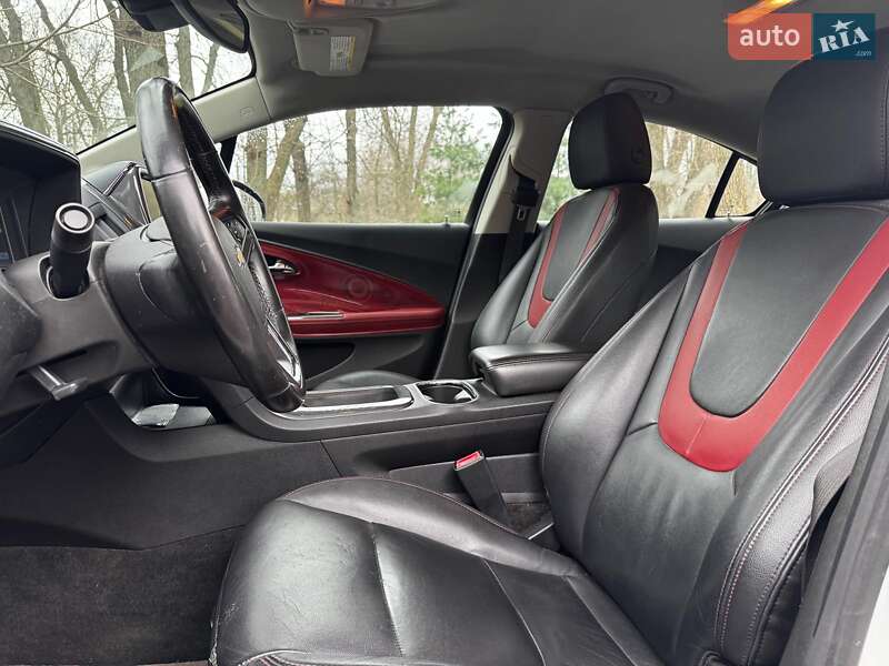 Хэтчбек Chevrolet Volt 2012 в Киеве