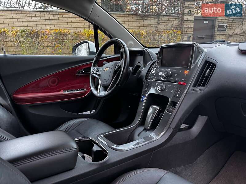 Хэтчбек Chevrolet Volt 2012 в Киеве